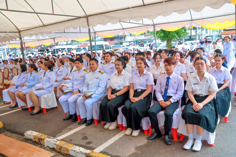 มหาวิทยาลัยนครพนม ร่วมพิธีวางพวงมาลาเนื่องในวันมหิดล ประจำปี 2568